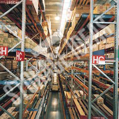 Products kept on Narrow Aisle Pallet Racking